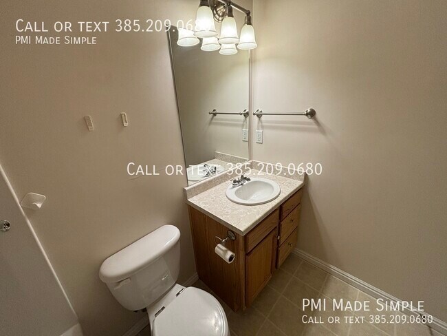 Building Photo - 14910 Treseder St