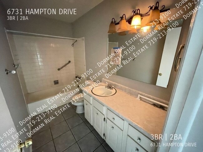 Building Photo - 6731 Hampton Dr