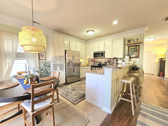 Building Photo - 820 Gem Ct