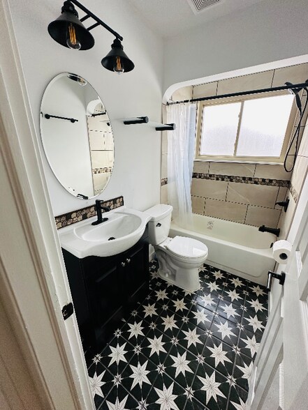 Building Photo - 14552 Southfield Fwy