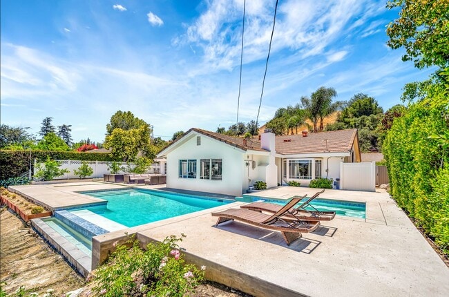 Building Photo - 22374 Algunas Rd