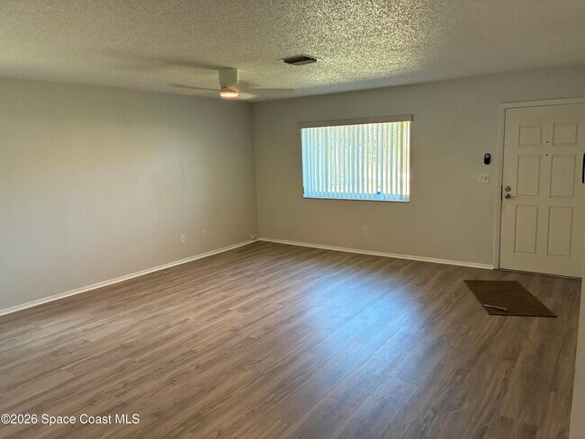 Building Photo - 131 NE 2nd St