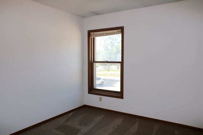 Building Photo - $1,195 | 2 Bedroom, 2 Bathroom Apartment |...