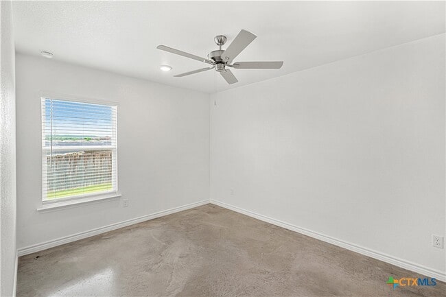 Building Photo - 1214 Concord Dr
