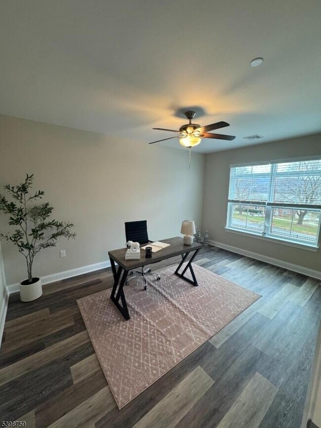 Building Photo - 7 Theta Dr