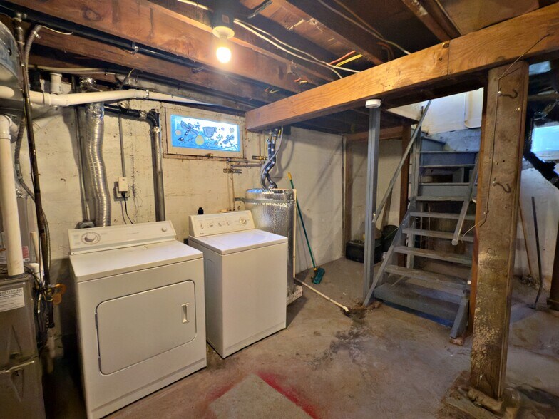 Building Photo - 2534 SE 31st Ave