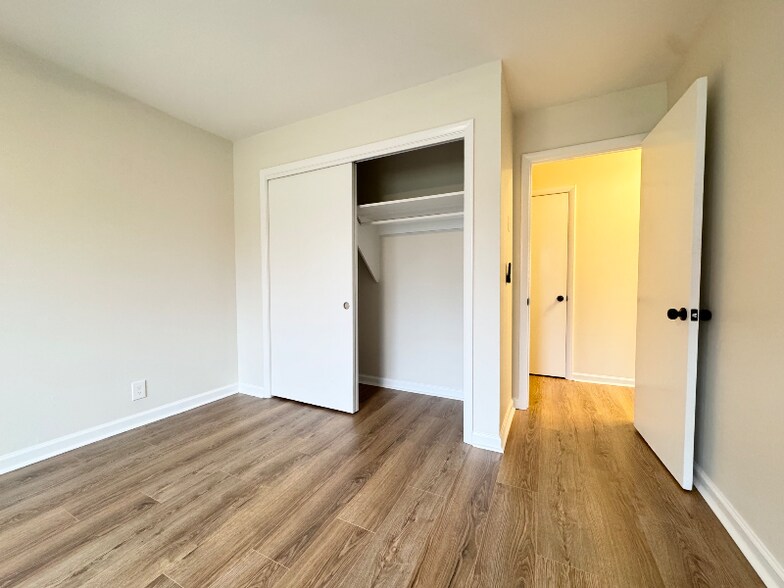 Building Photo - 613 Hillsboro Rd