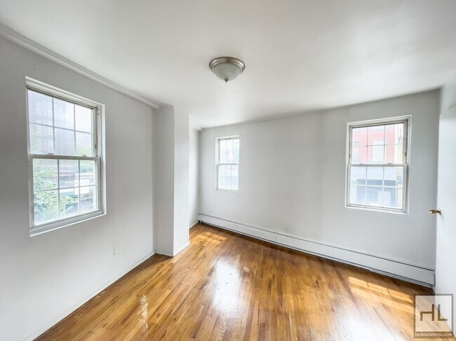 Primary Photo - CLINTON HILL / Spacious 2-Bed 1-Bath / Con...
