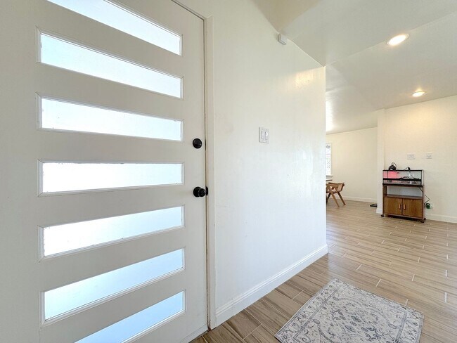 Building Photo - Northeast El Paso 4 Bed Refrig A/C!