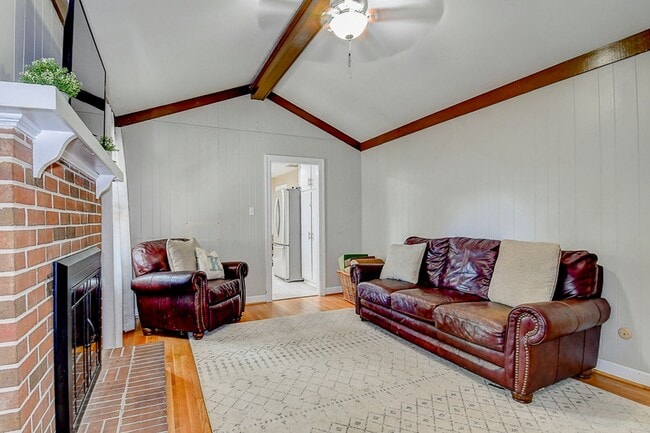 Building Photo - ONE LEVEL LIVING at it's FINEST in the SOU...