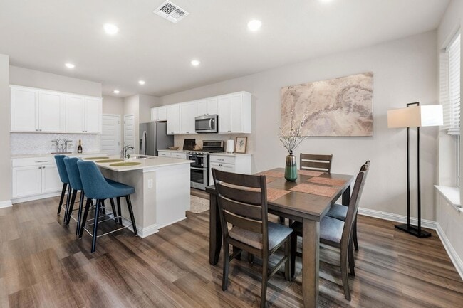 Building Photo - 8109 Mandela Bend