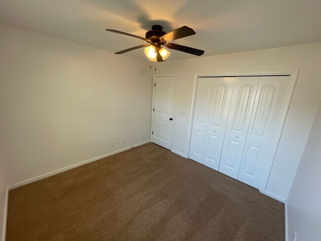 Building Photo - Well-Maintained 3 Bedroom, 2 Bath Home wit...