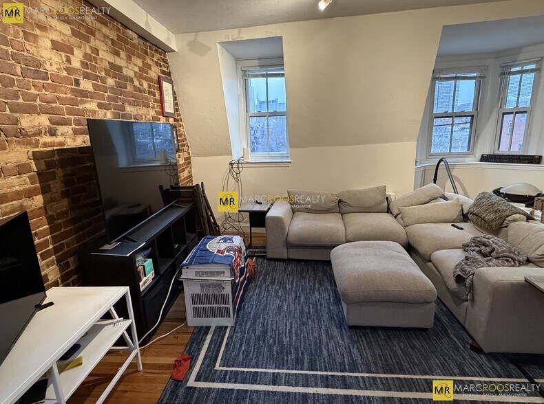 Building Photo - 668 Tremont St