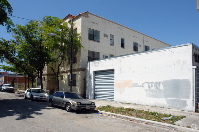 Building Photo - New Miami Courts