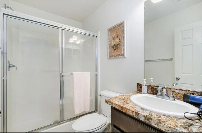 Building Photo - 14585 Westfield Ave
