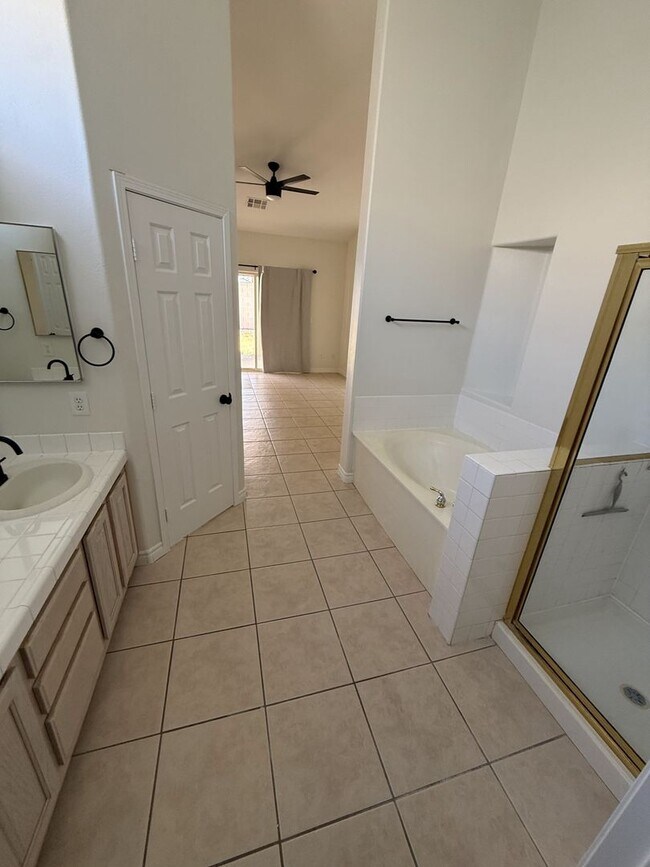 Building Photo - 8960 Tumbling Pebble Way
