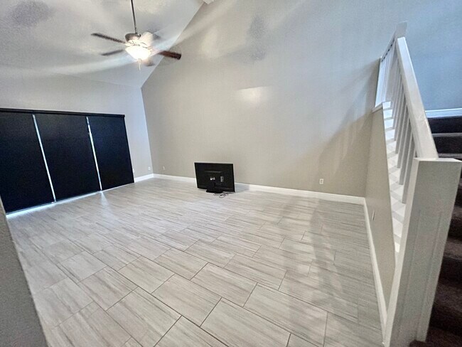 Building Photo - 4137 Crossroads Pl