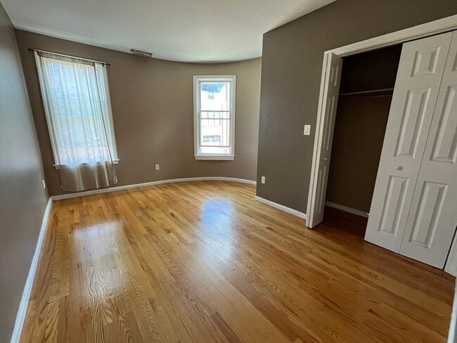Building Photo - 949 Dorchester Ave