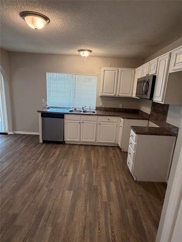 Building Photo - 3402 Green Hill Dr