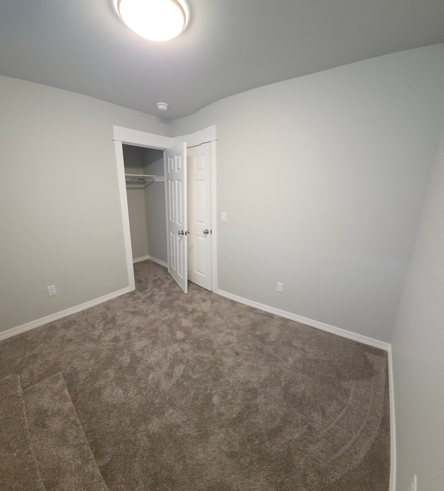 Building Photo - 405 S 20th Ave