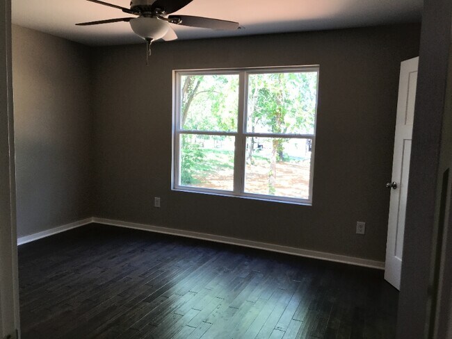 Building Photo - 1914 Double Log Cabin Rd