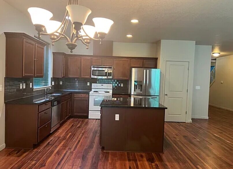 Building Photo - 3007 SW 176th Ave