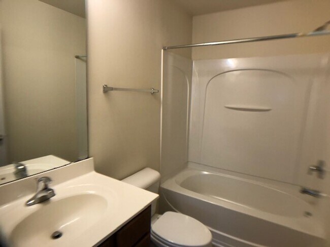 Building Photo - 105 Mt Evans Dr