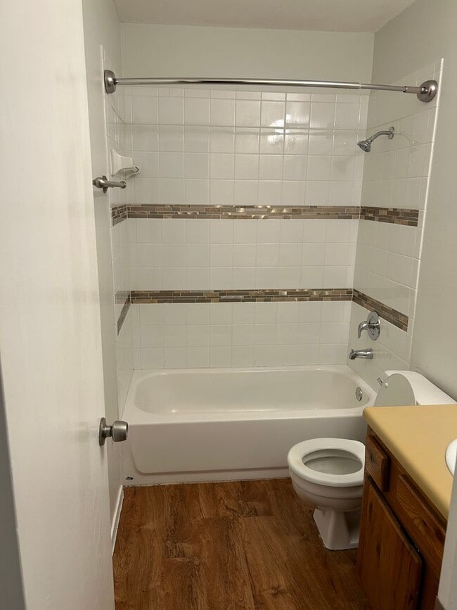 Building Photo - 1918 Gracy Farms Ln