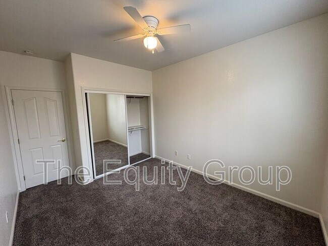 Building Photo - 2650 S Peppertree St