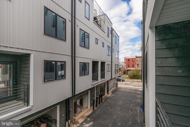 Building Photo - 815 Perkiomen St