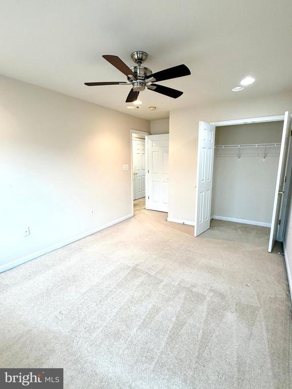 Building Photo - 47574 Royal Burnham Terrace