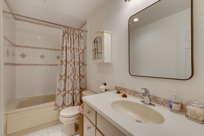 Building Photo - 5bd/3.75ba Sammamish Home