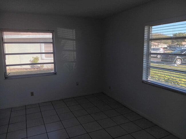 Building Photo - 20886 Vinesta Cir