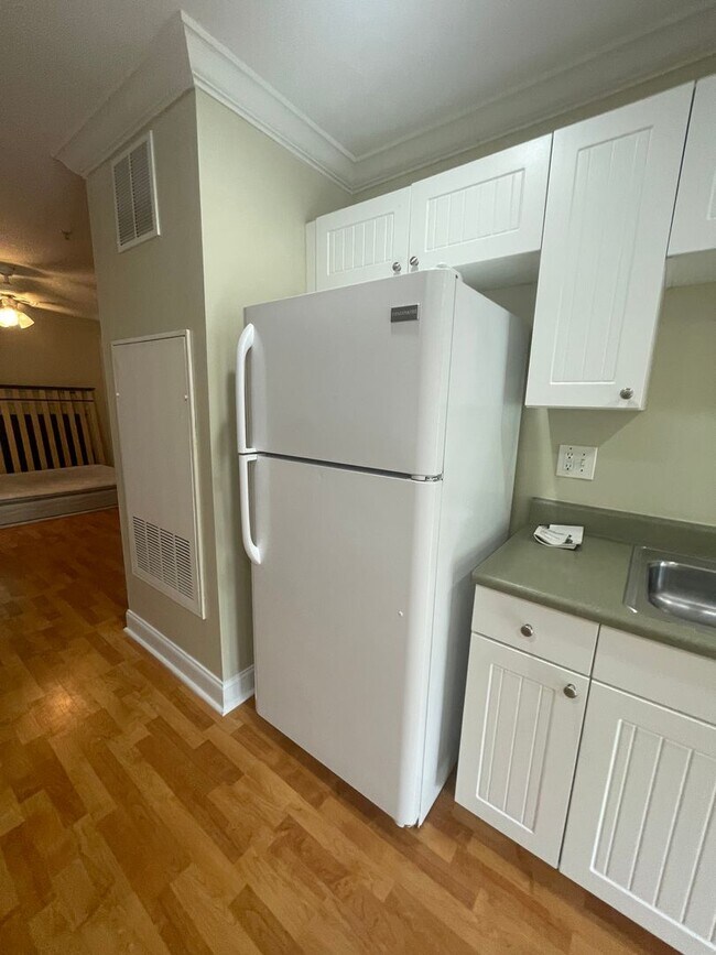 Building Photo - 14-1413 Ordonez