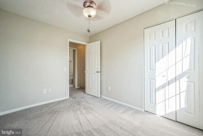 Building Photo - 14801 Basingstoke Loop