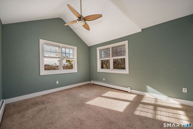 Building Photo - 90 Boston Post Rd