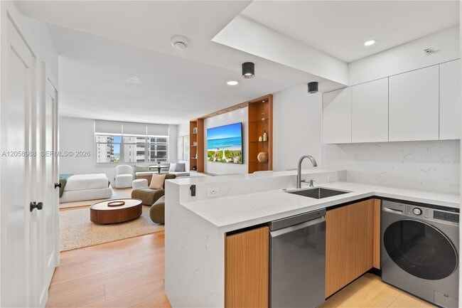 Building Photo - 2501 S Ocean Dr
