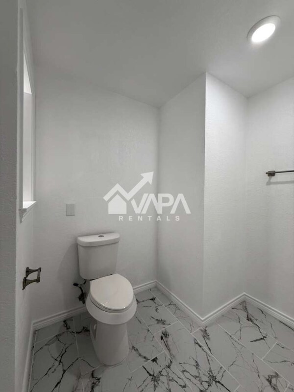 Building Photo - 8307 Maple Ridge Dr