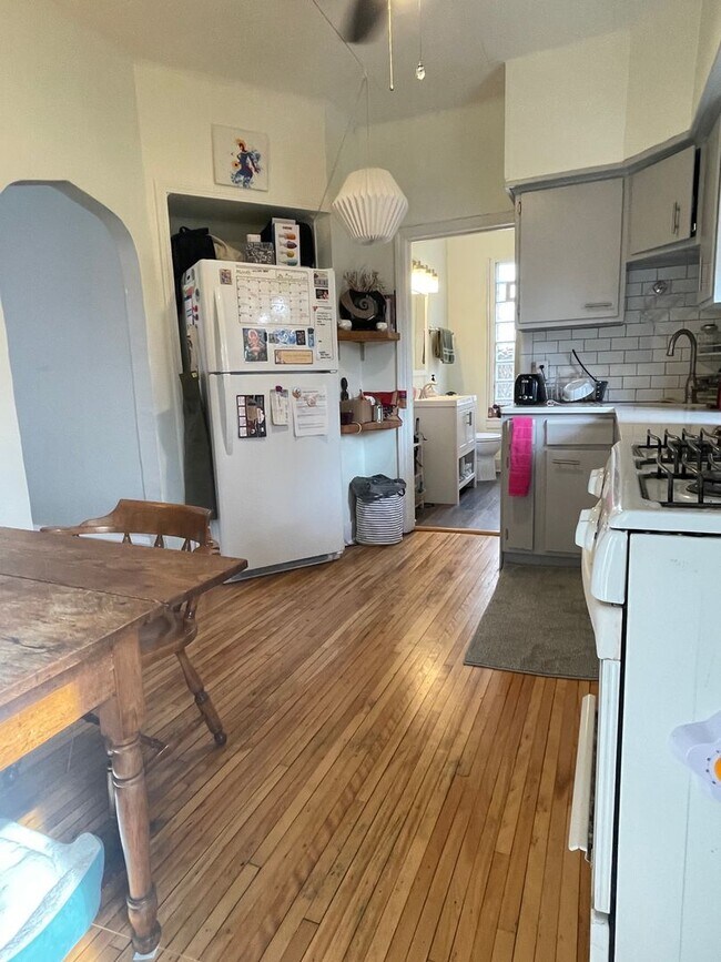 Building Photo - 2723 Taylor St NE