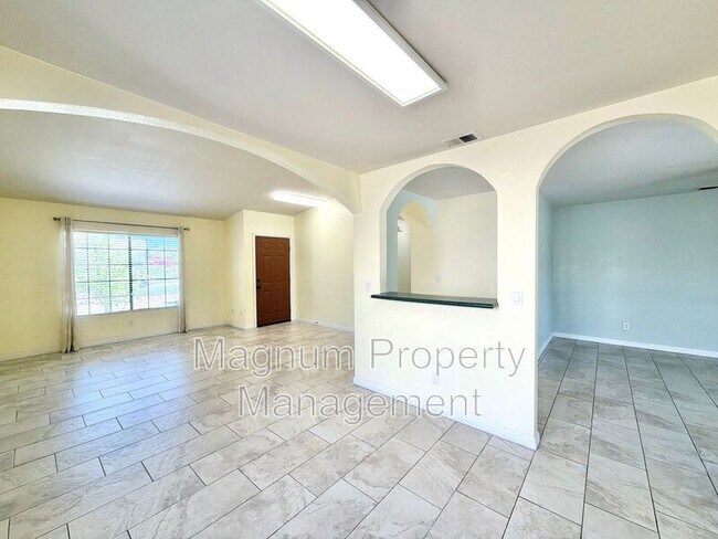 Building Photo - 25268 Shadescale Dr