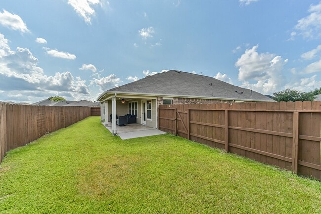 Building Photo - 25546 Kensington Lk Dr