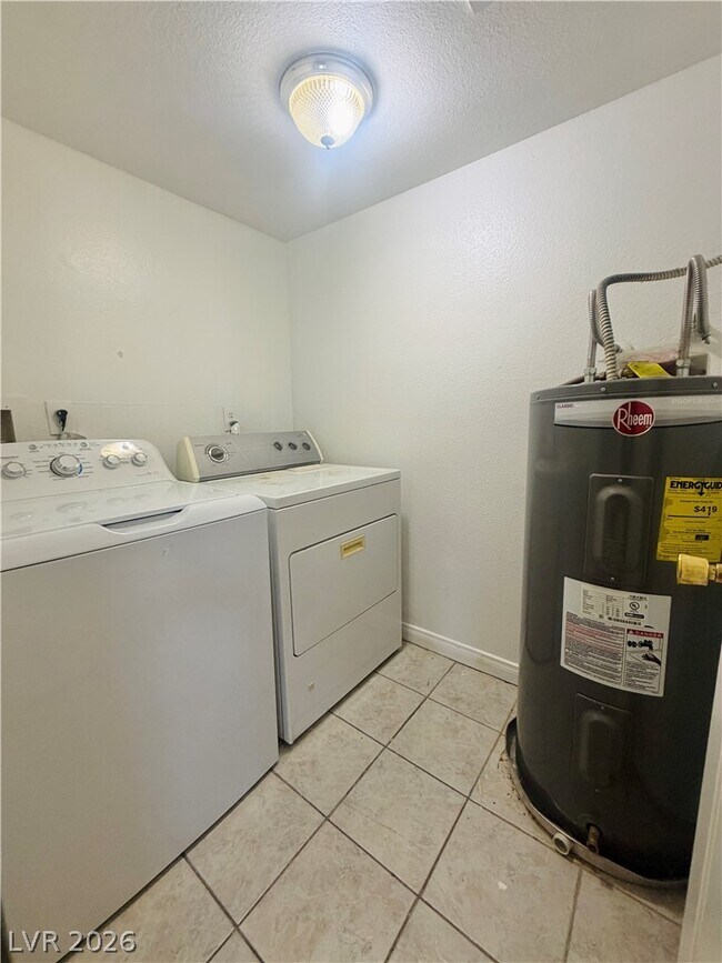 Building Photo - 4264 Tara Ave