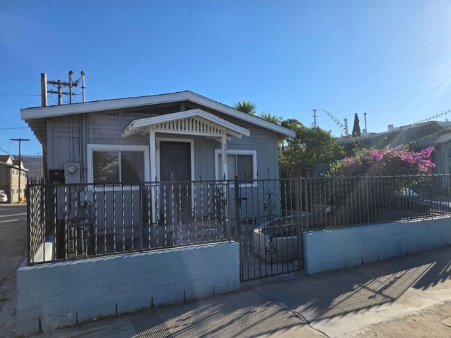 Building Photo - North Park Cottage for Rent!