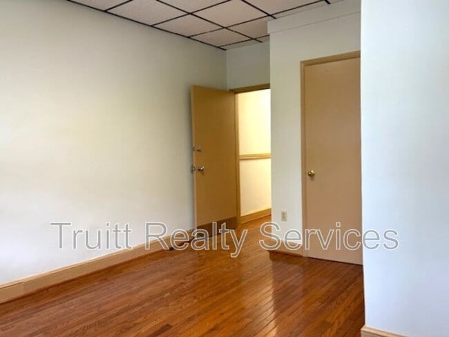 Building Photo - 1319 Pennsylvania Ave. SE