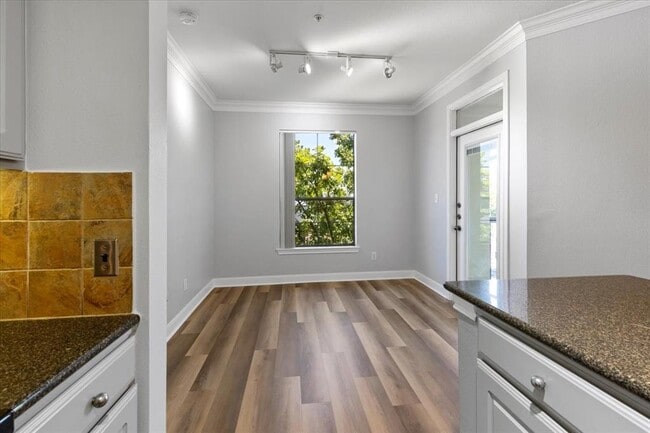 Building Photo - 7701 Rialto Blvd