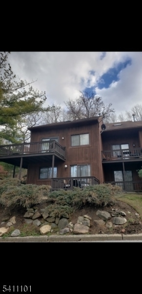 Building Photo - 12 Stonehill Dr