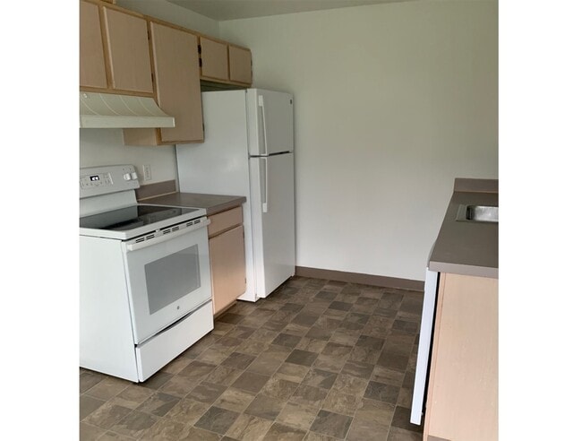 Building Photo - 445 Carter Ave