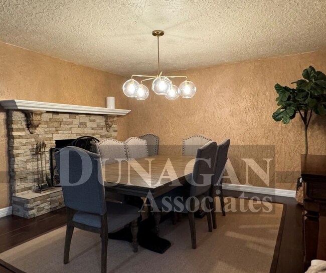 Building Photo - PRICE REDUCED !!!! Partially Furnished- 3bed 2bath home with water paid