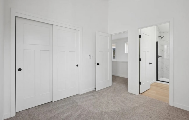 Building Photo - 9552 SW 91st Ave