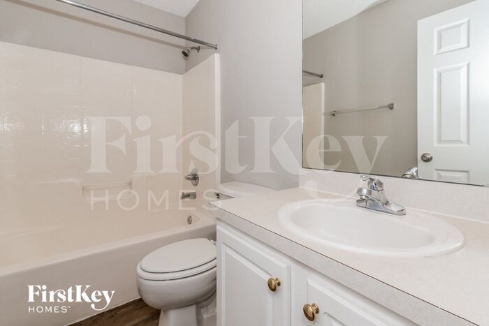 Building Photo - 7354 Ironside Dr W
